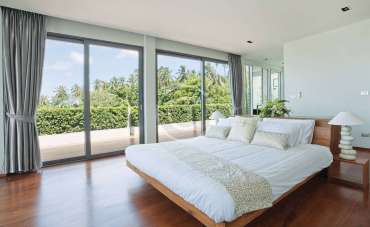 Made-to-Measure Curtains and Blinds